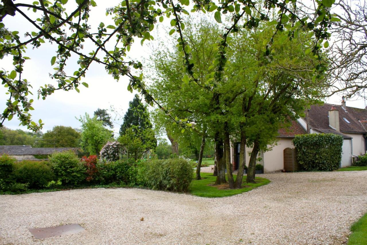 La Pastorale Bed and Breakfast La Puisaye Exteriör bild